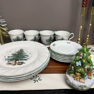 Nikko Ceramics Christmastime Dinnerware Set